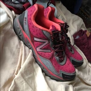 NB Women running shoes